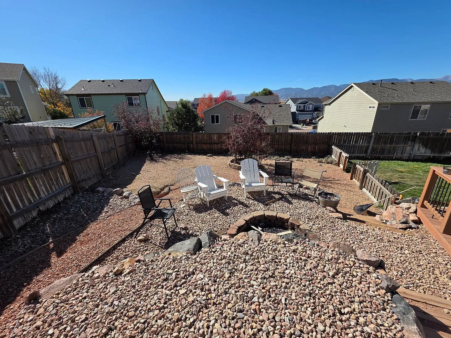 Stunning 4 Bed 3 Bath Home Near Peterson Air Force Base!! — Photo 4
