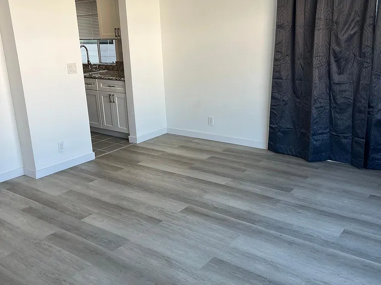 5139 Maplewood Ave #103 — Photo 20