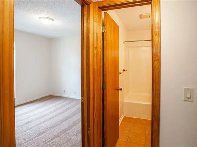 701 Dondee Dr #10 — Photo 7