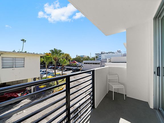 5th image of 631 Jefferson Ave APT 205