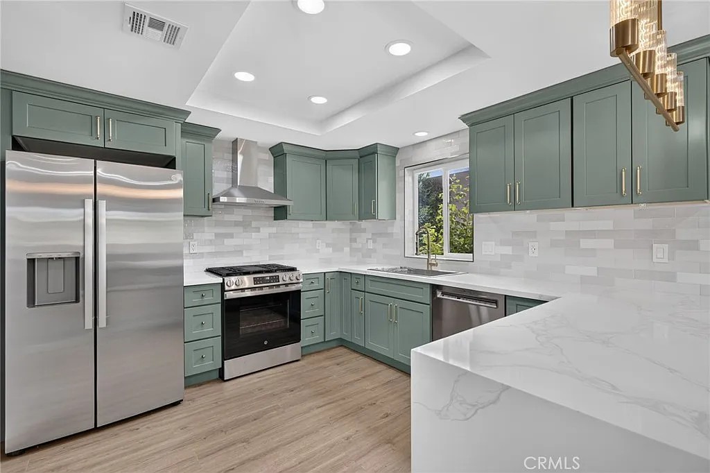 3 bed, 1676 sqft, $3,500 — Photo 2