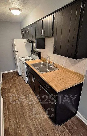 383 Redmar Blvd #50 — Photo 1