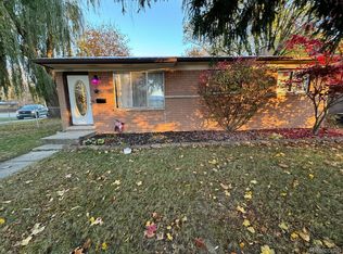 11621 Danforth Dr, Sterling Heights, MI 48312