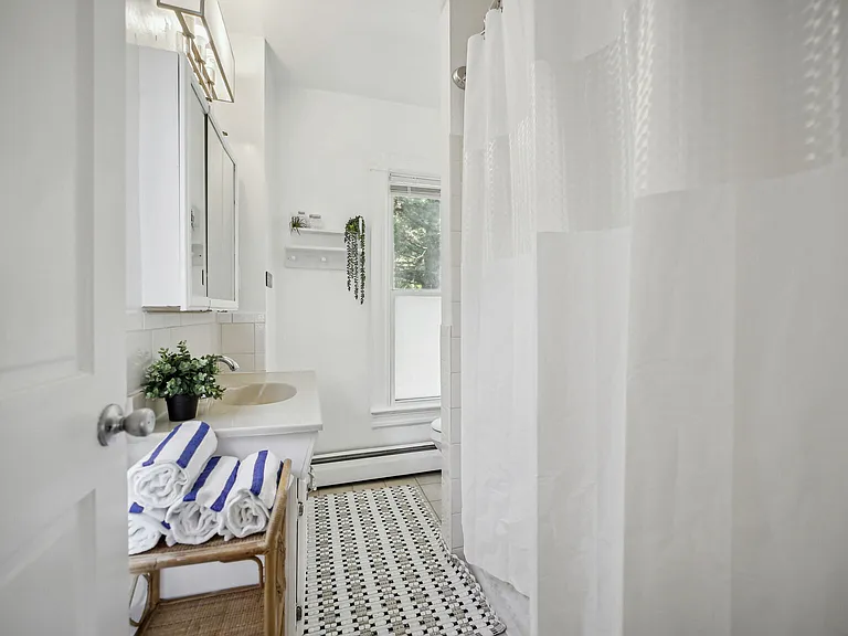 4057 Benning Rd NE — Photo 3