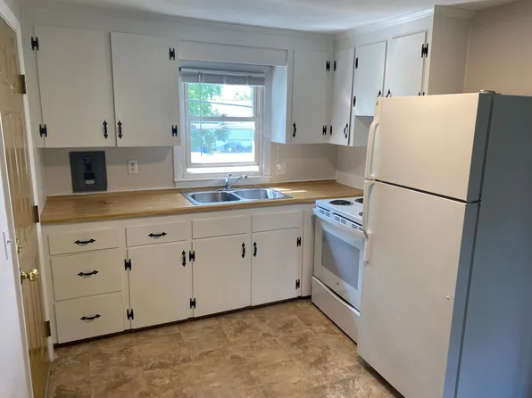 3 Perry Dr APT 2, Danvers, MA 01923