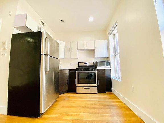 5th image of 576 Marcy Ave #2G