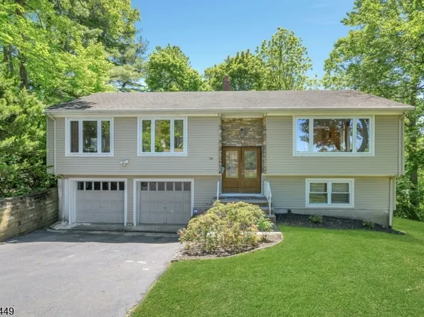 34 Bear Brook Ln, Livingston Twp., NJ 07039