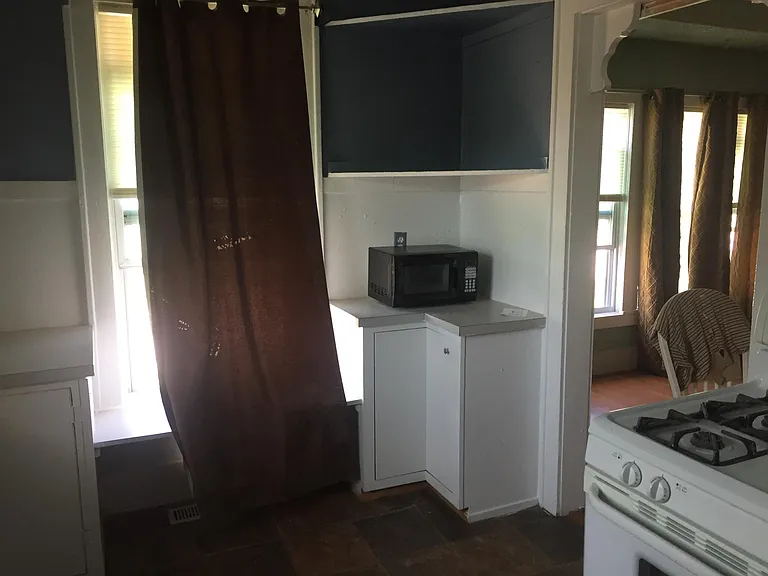 402 S Phoenix Ave — Photo 19