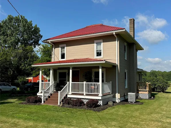 10989 N Latson Rd, Howell, MI 48855