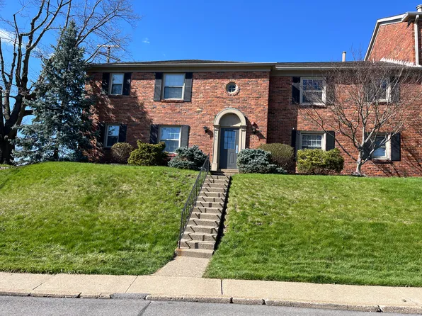 694 Robinwood Dr APT D, Pittsburgh, PA 15216