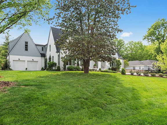 3rd image of 2825 Sugartree Rd