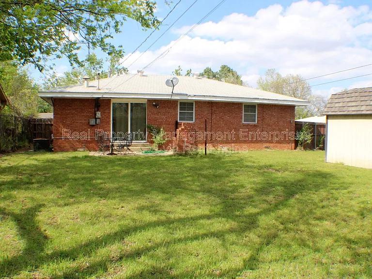 516 Inwood Dr — Photo 14