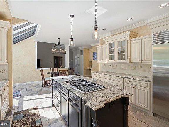 5th image of 11224 Devereux Manor Ln
