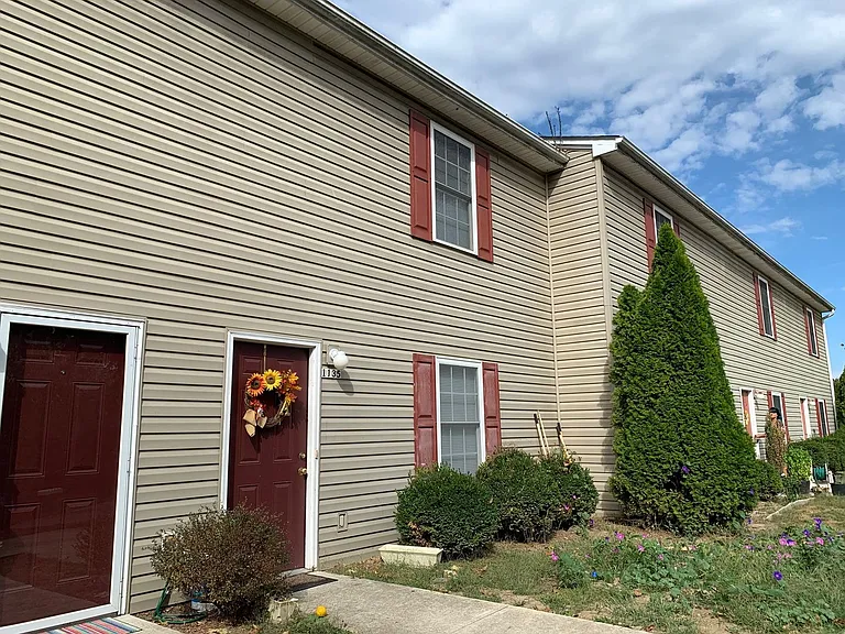 1145 College St NW — Photo 19