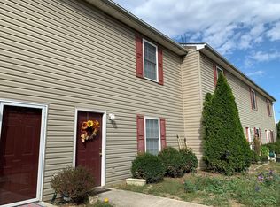 1115 College St NW, Christiansburg, VA 24073