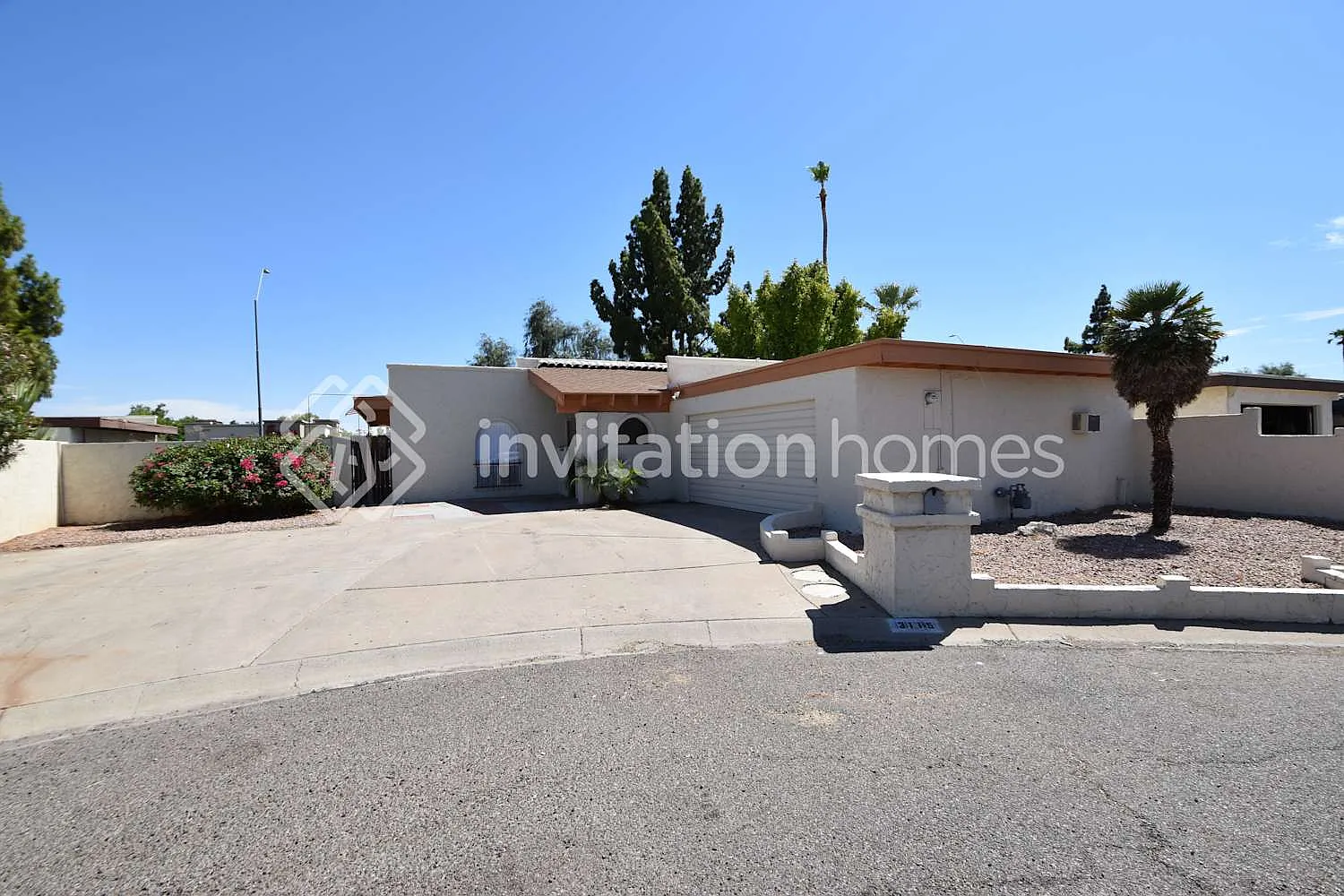 3115 W Becker Ln Phoenix, AZ 85029 — Photo 1