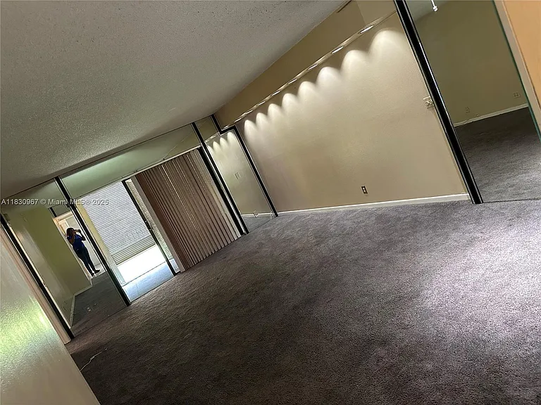 6575 W Oakland Park Blvd #214 — Photo 27