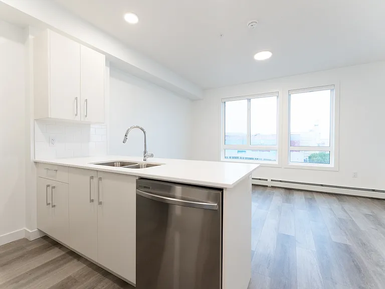 612 67th Ave SW — Photo 59