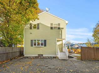 79 Pine St, Swampscott, MA 01907