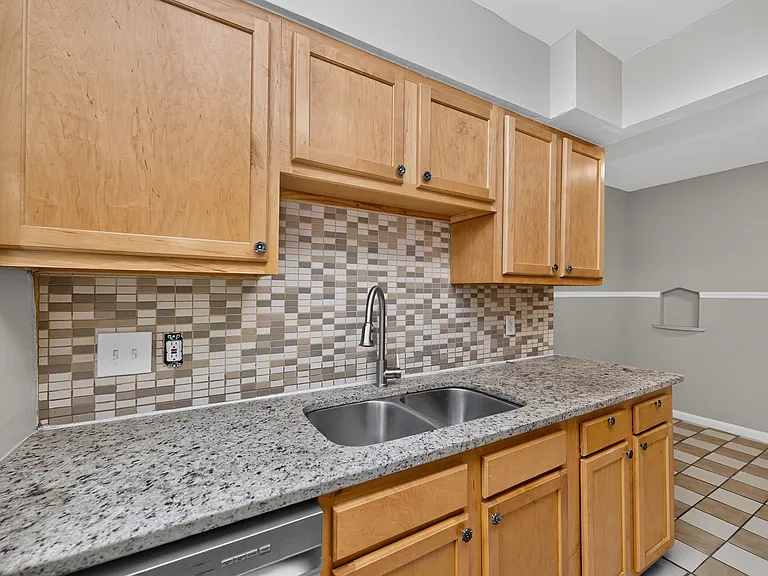 4348 Kirby Ave #1 — Photo 7