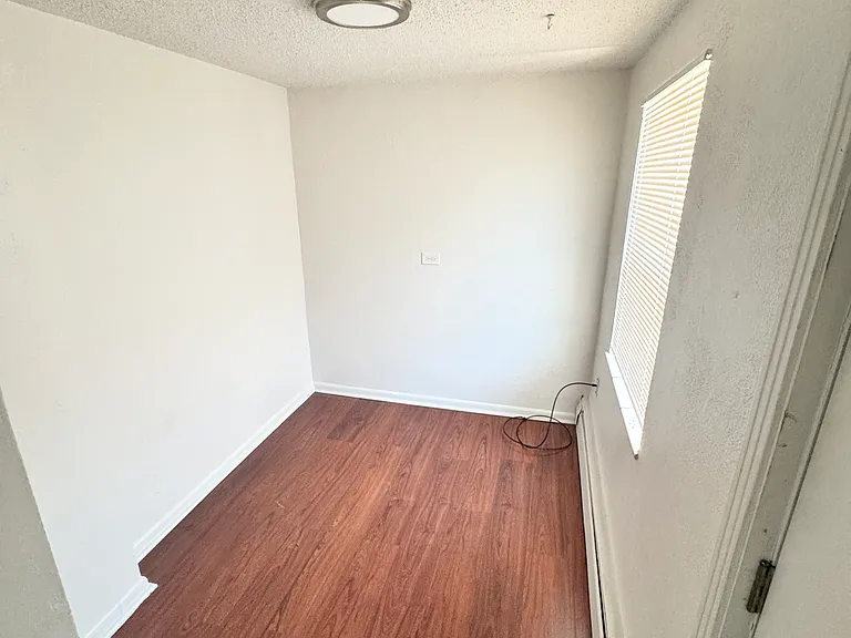 80 S Washington St #6 — Photo 5