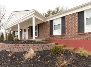 2161 Pardoroyal Dr, Saint Louis, MO 63131