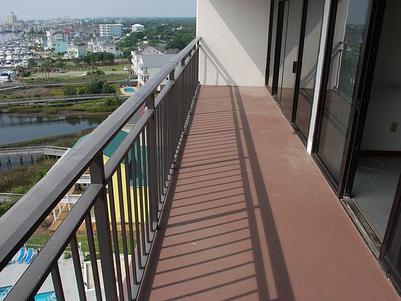 30 foot balcony!