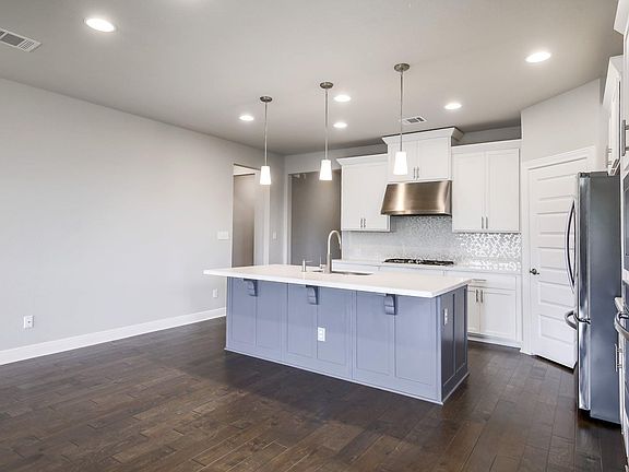3rd image of 2621 Enza Dr