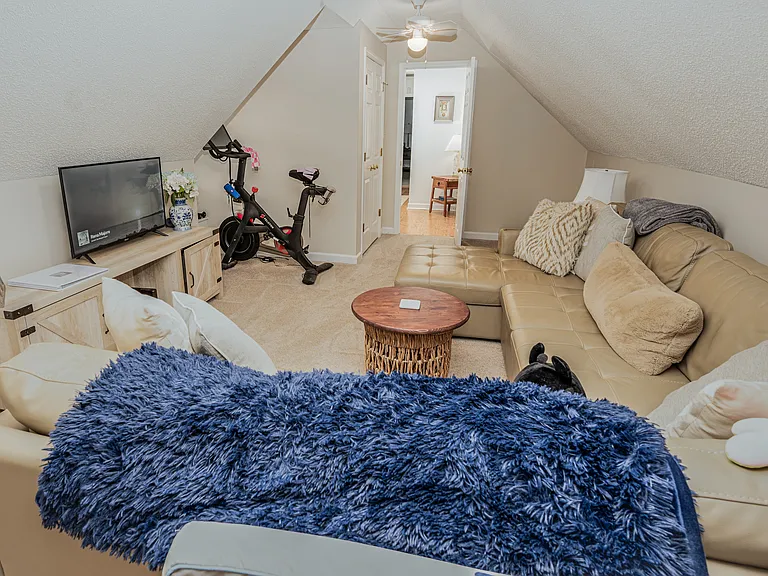 1004 Somerset Ct — Photo 30