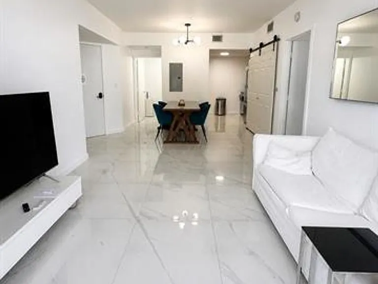 6365 Collins Avenue Cu #811 — Photo 3