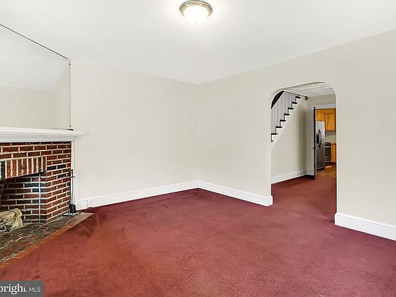 2nd image of 108 N Seward St
