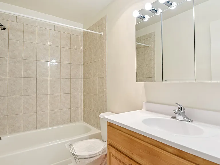 Howard Hills Rental Townhomes and Duplexes — Photo 41