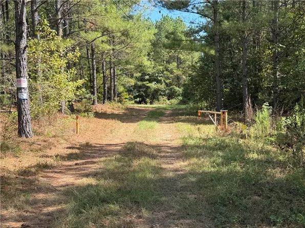 90 Lewis Ln, Edgefield, SC 29824
