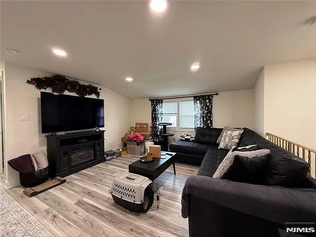 51 Echo Pl #2 — Photo 3