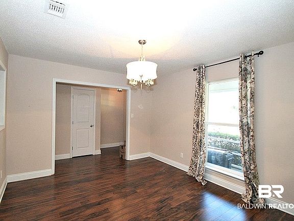 5th image of 205 Montclair Loop