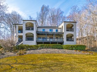 127 Mamanasco Rd, Ridgefield, CT 06877