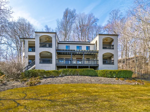 127 Mamanasco Road, Ridgefield, CT 06877