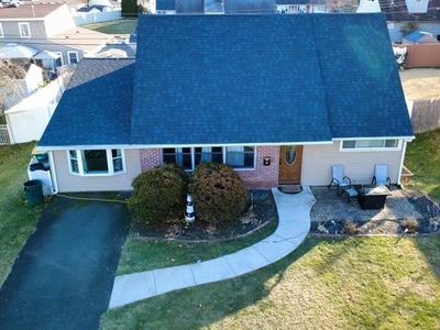 44 Cactus Rd, Levittown, PA, 19057