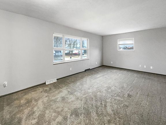3rd image of 2866 Southwest Blvd