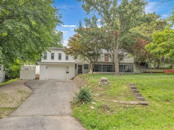 4010 Bayview Dr, Decatur, IL 62521