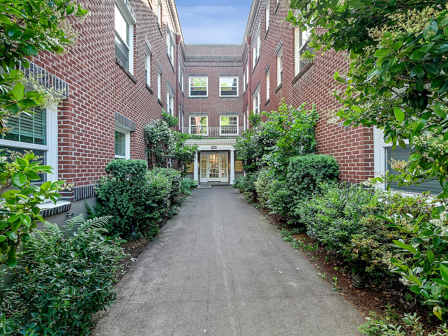 1 bed, 664 sqft, $1,500 — Photo 2