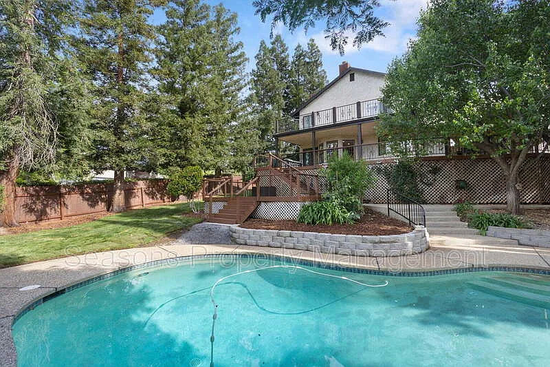 4 bed, 3.0 bath, 2813 sqft, $3,495 — Photo 2
