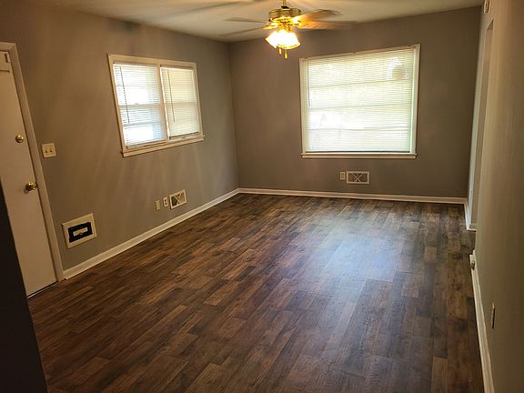 2nd image of 1104 W Iles Ave