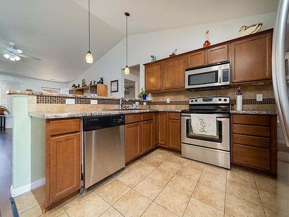 3rd image of 303 Carriage Hills Ct