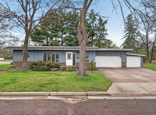 2011 Oak St, Wisconsin Rapids, WI 54494