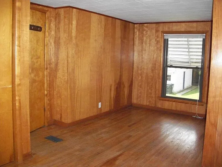 1826 Hanover St — Photo 11