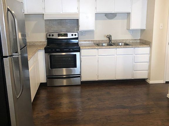 4th image of 2310 E Garfield St APT B12