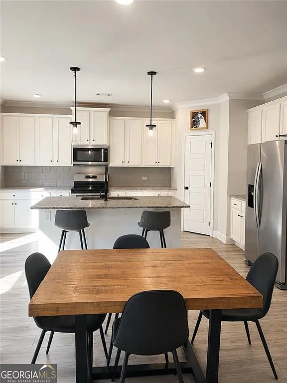 4 bed, 3.0 bath, $2,800 — Photo 4