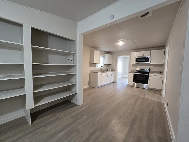 259 Wells St — Photo 8
