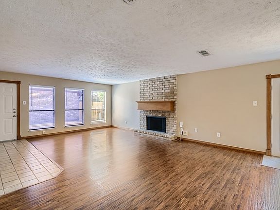 2nd image of 12110 Meadow Valley Ln